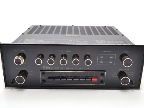 McIntosh MA6200 front